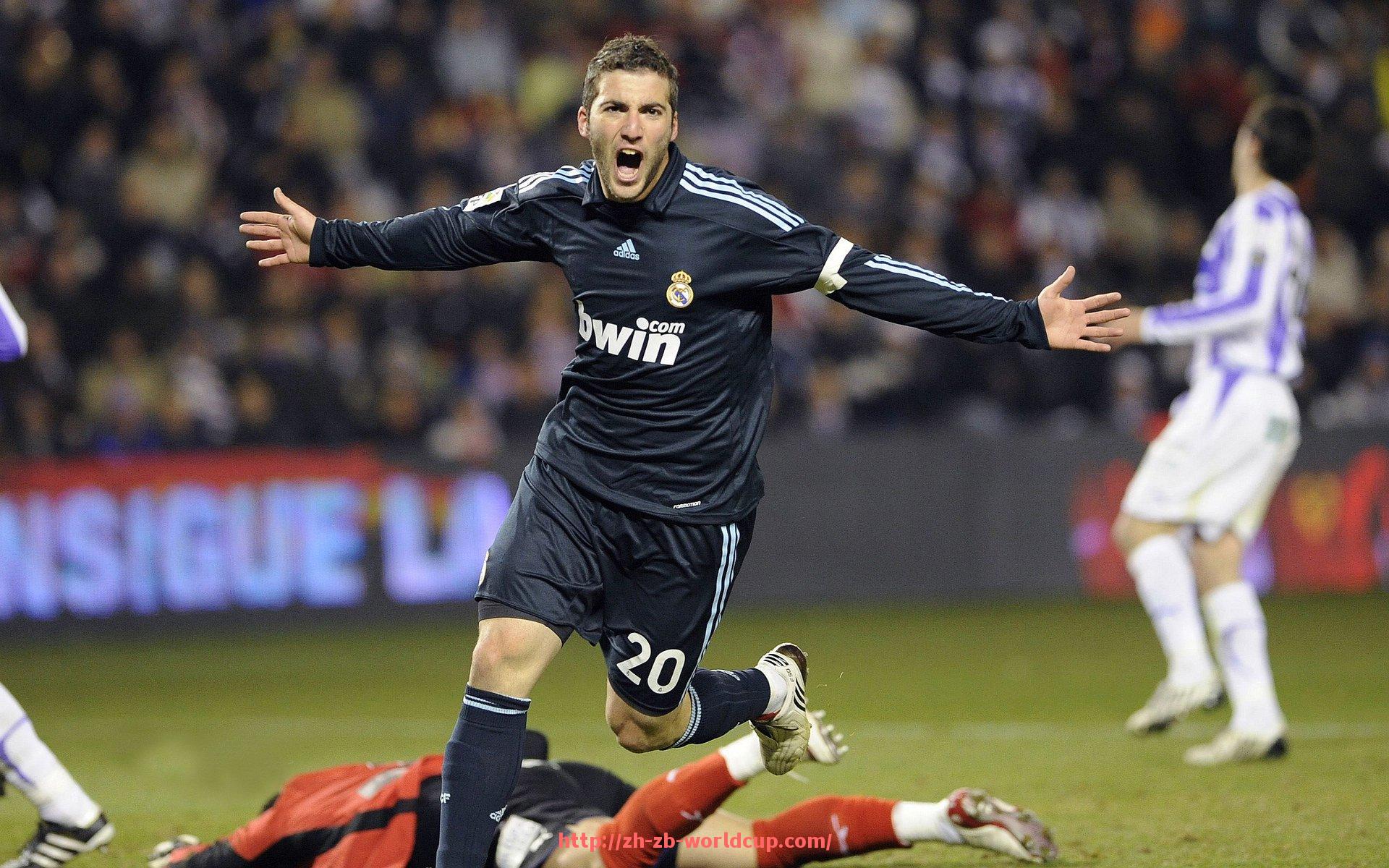 世俱杯直播-世俱杯球队比赛策略升级方案：适应对手与场地的临场调整